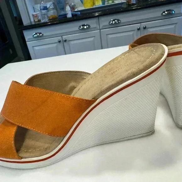 Adrienne vittadini wedge suede sandals burnt orange size 10 - Picture 6 of 9